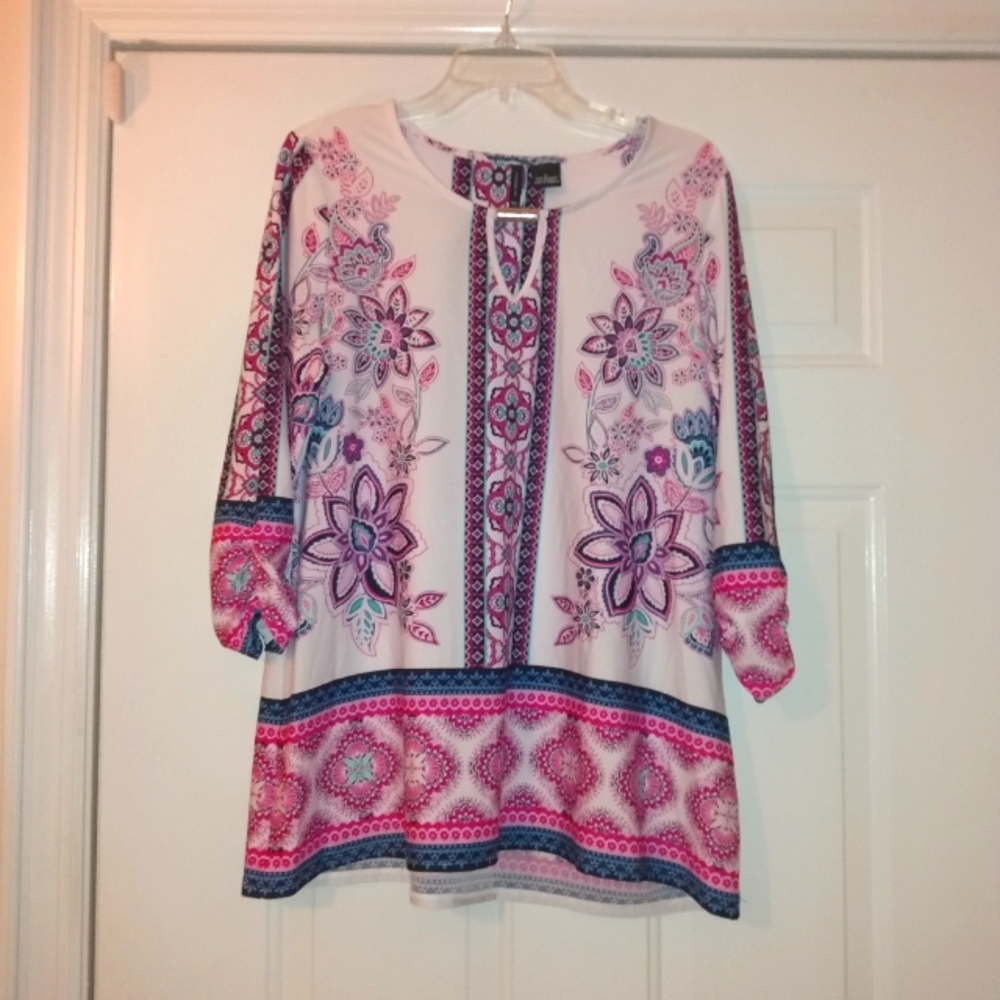 New Direction white with pink and blue print tunic Size Large